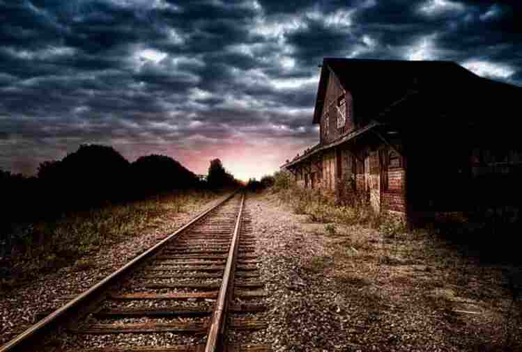 horror railway station